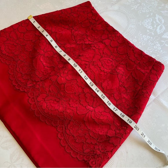 H & M Red Laced Floral A-Line Mini Skirt Women’s Size 8 Fully- Zippered Back - Picture 9 of 16